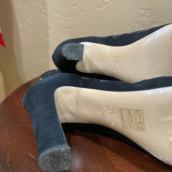 Valentino Garavani Black Suede Laser Cut Ankle Boots, Size 38 - Picture 10 of 14